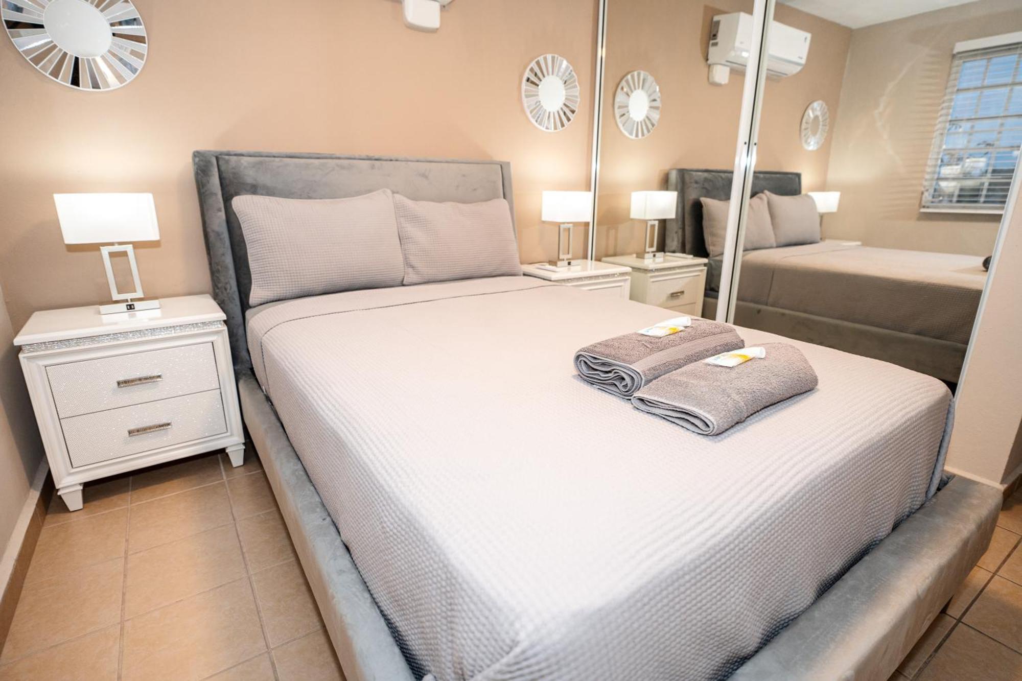 Luxury Retreat With Private Jacuzzi And Mountain Views Free Parking Leilighet Ponce Eksteriør bilde