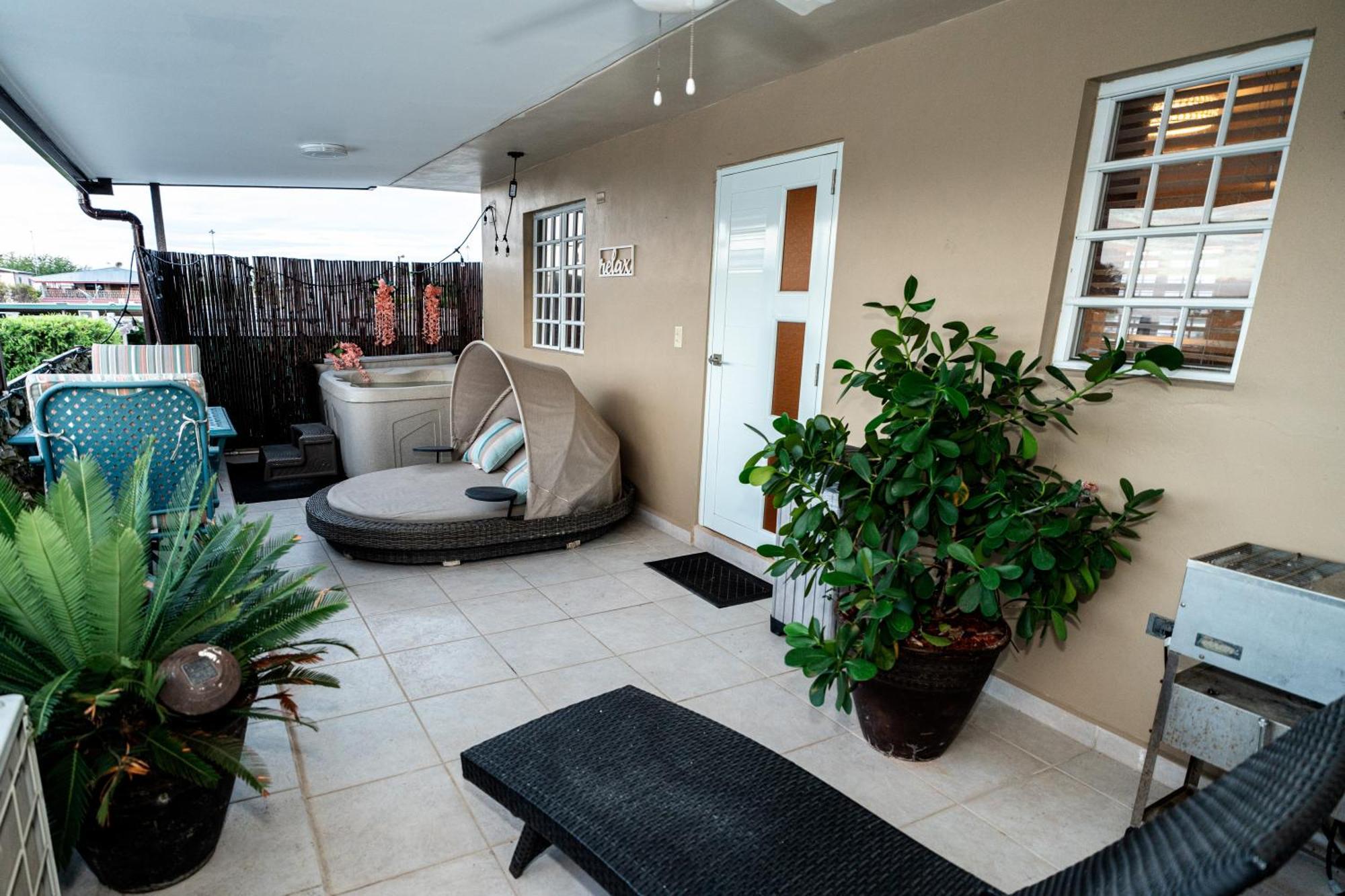 Luxury Retreat With Private Jacuzzi And Mountain Views Free Parking Leilighet Ponce Eksteriør bilde