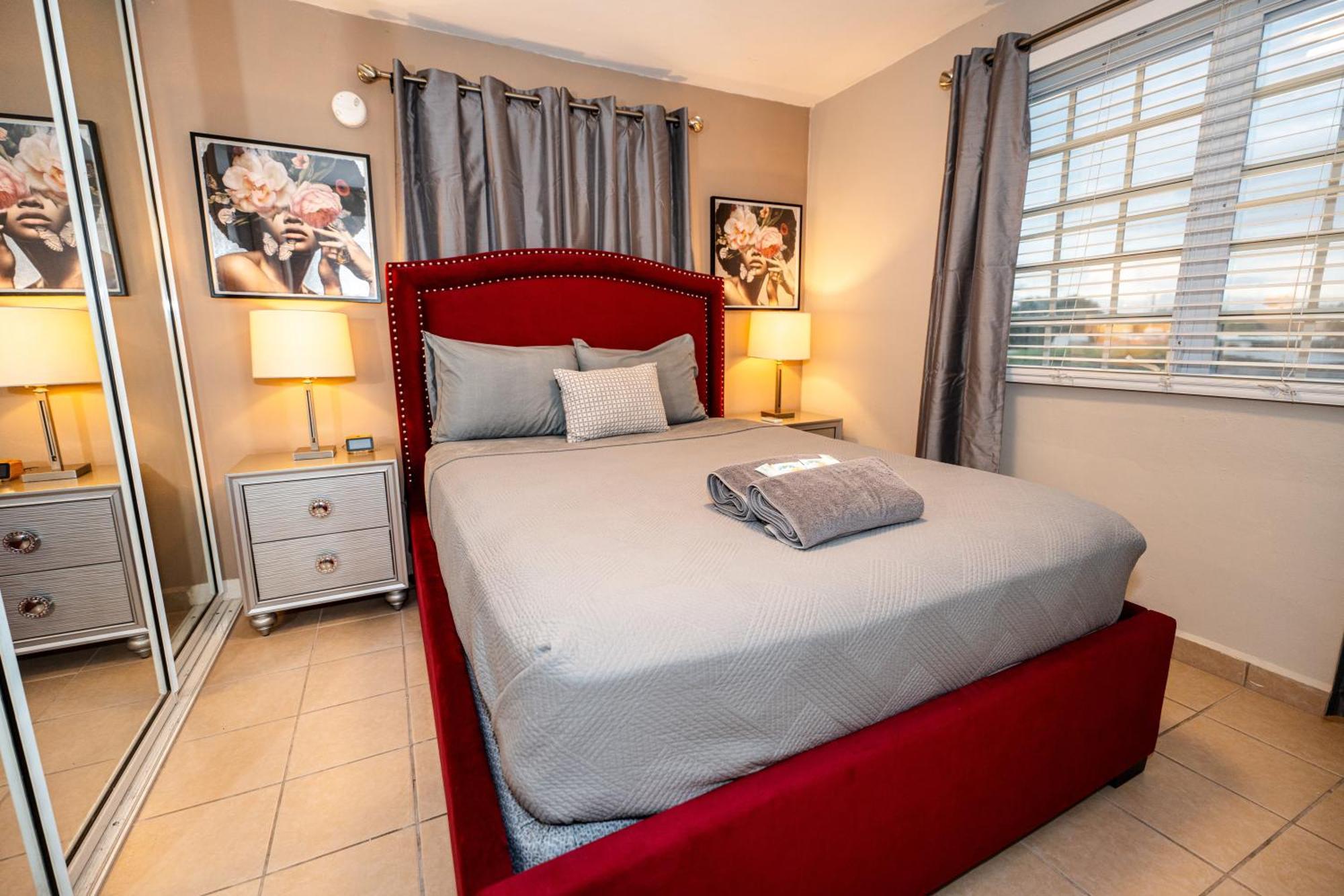 Luxury Retreat With Private Jacuzzi And Mountain Views Free Parking Leilighet Ponce Eksteriør bilde